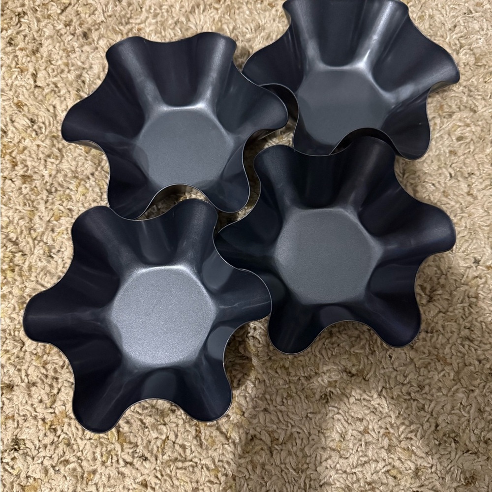 Set of 4 black taco bowl molds